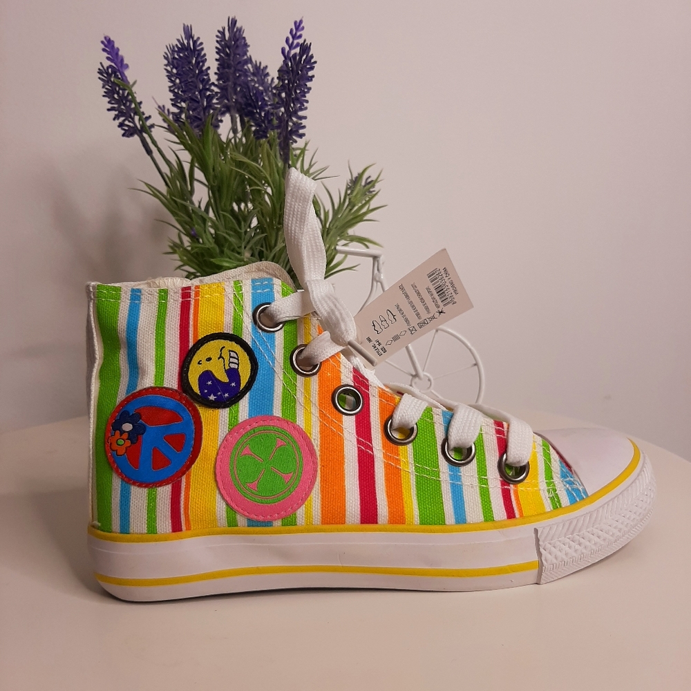Colorful shoes, size 5.5 - Picture 1 of 8